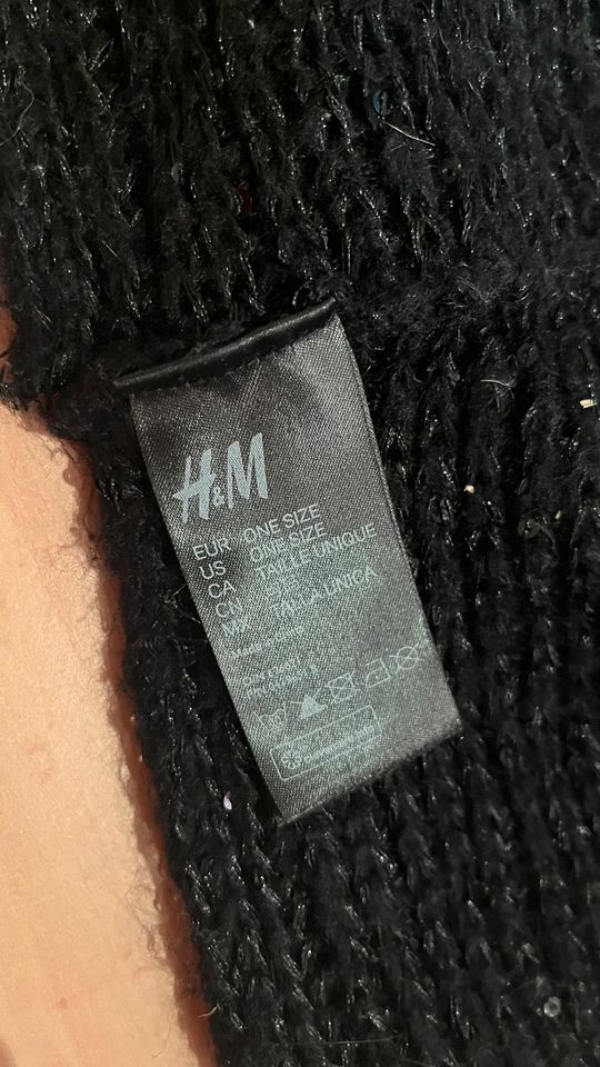 Schal H&M schwarz mit Glitzer in Großrosseln