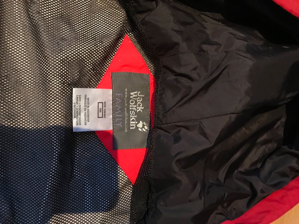 Jack Wolfskin Regenjacke 164 in Bielefeld