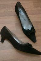 Peter Kaiser Pumps Gr. 6 (39) Wildleder braun mit Schleife *TOP* Nordrhein-Westfalen - Kreuzau Vorschau