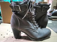 Graue Stiefeletten mit Reißverschluss  Gr 36 Bayern - Tittmoning Vorschau