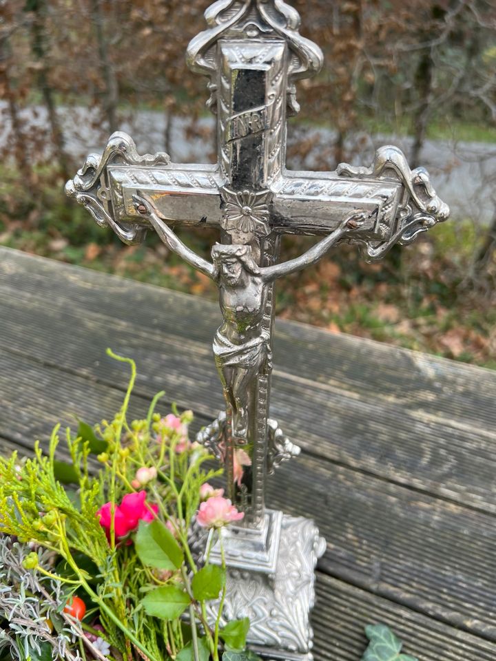 Kreuz Silber Jugendstil stehend groß religiöse Symbole sammeln in Datteln