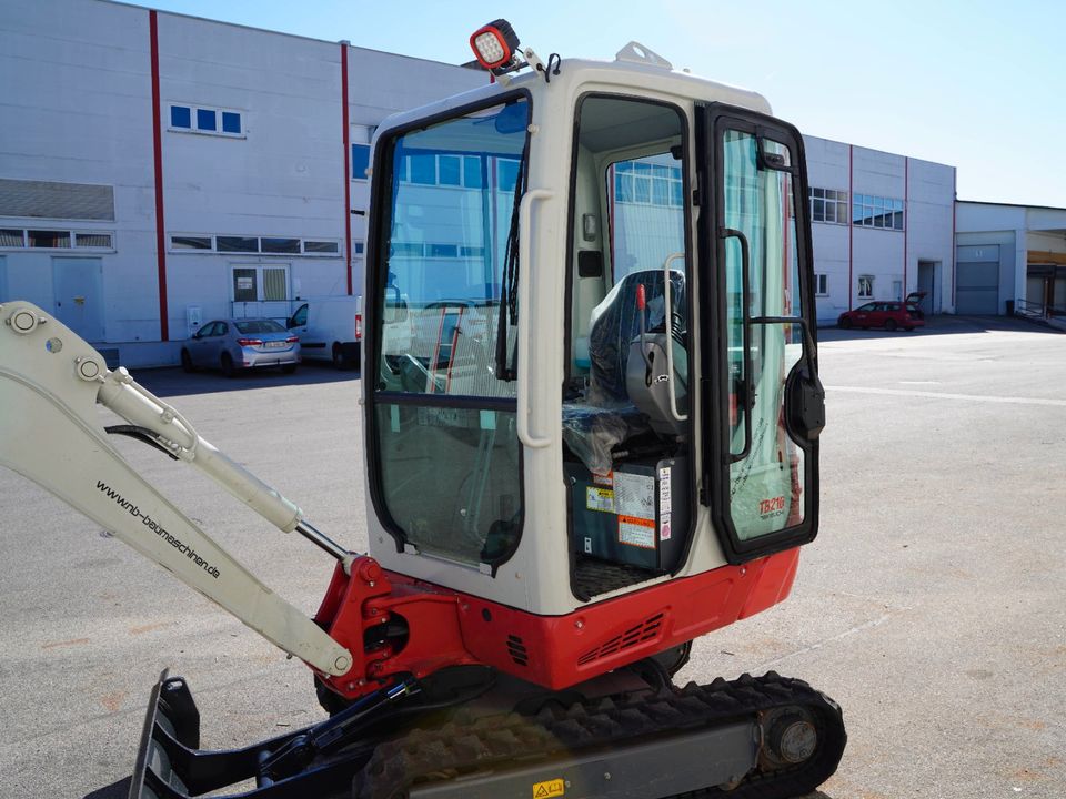 Takeuchi TB216 v4 Miete inkl HS01 & Powertilt - Minibagger mieten in Eggenfelden