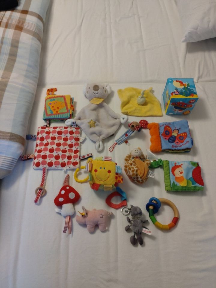 Babyspielzeug Neugeborenenspielzeug Sammlung in Essen