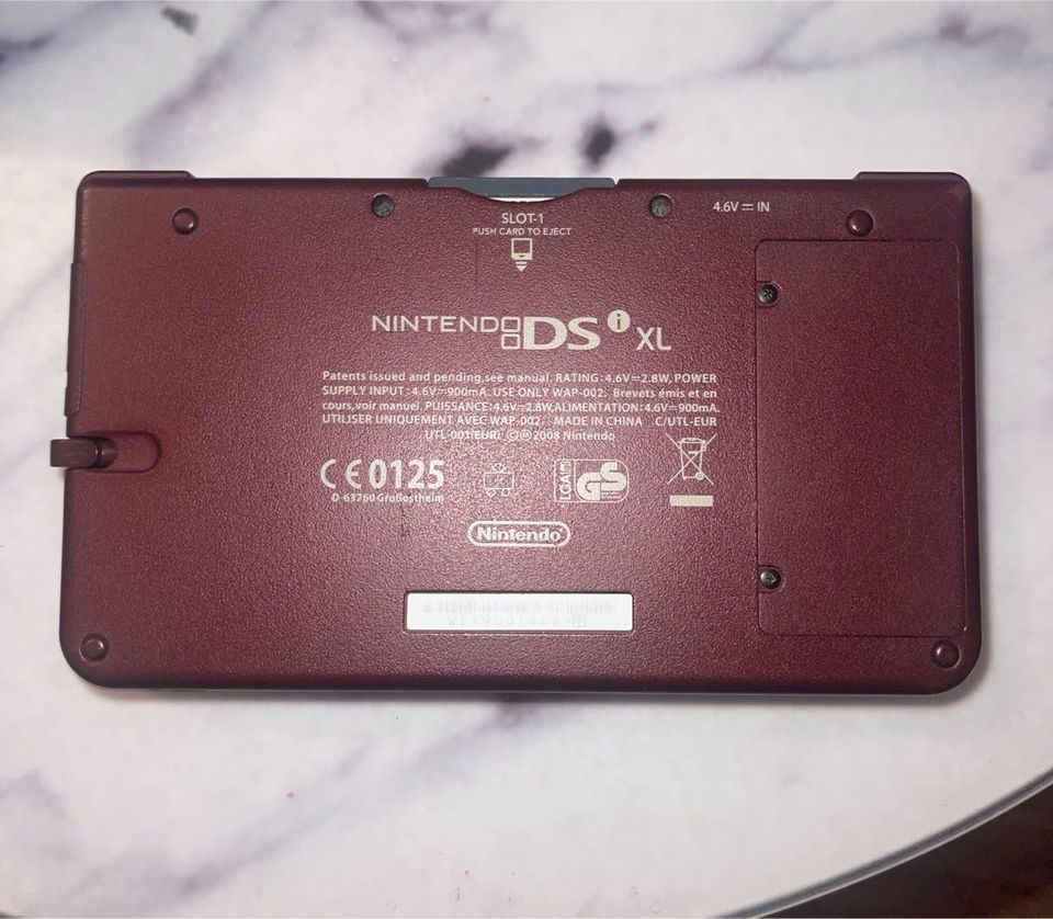 Nintendo DS XL Farbe weinrot in Köln