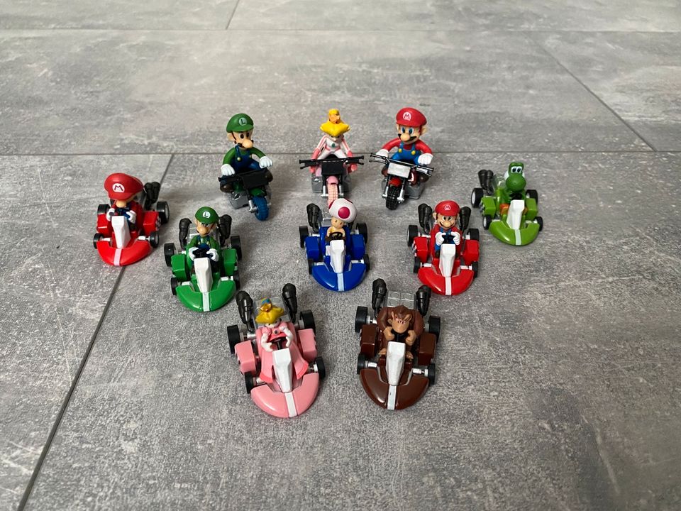 Super Mario - Mario Kart - Rückzieh Auto / Motorrad - Figuren in Herten