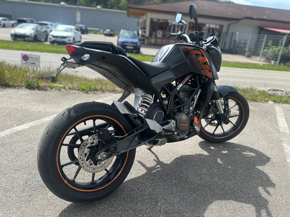 KTM DUKE 125 *EDITION*WP SUSPENSION*TÜV*GEPFLEGT* in Rottweil