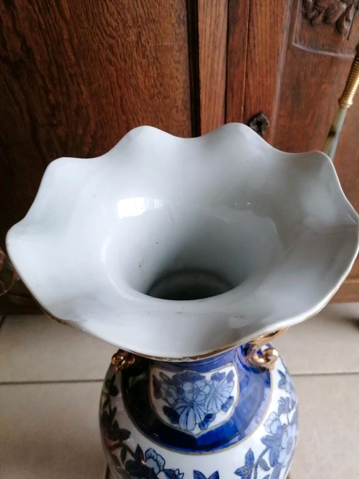 Antike Vase China Japan handbemalt in Duisburg