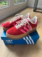 adidas Originals - Gazelle Bold - Plateau-Sneaker in Rot und Rosa Nordrhein-Westfalen - Mettmann Vorschau