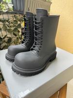 Balenciaga Steroid Boots Stiefel Neu DSWT original schwarz Hessen - Hanau Vorschau