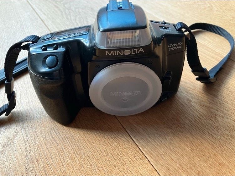 Minolta Spiegelreflex Kamera Dynax 300si Sigma mit Tasche in Kiel