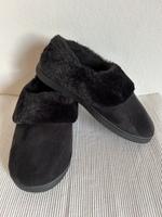 Top Primark Ugg-Hausschuhe 38-39 schwarz Memory-Foam Sohle Slippe Nordrhein-Westfalen - Oberhausen Vorschau