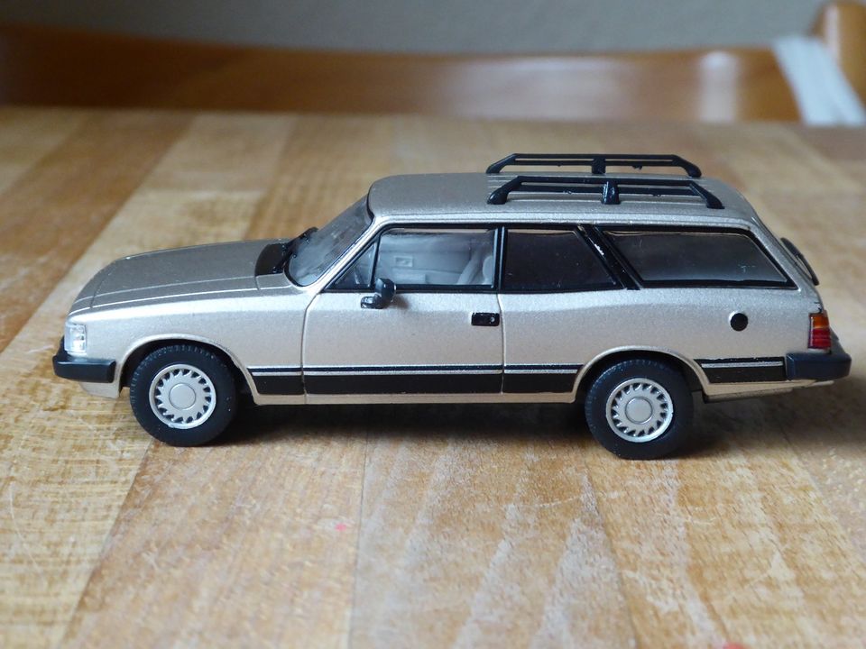 Opel Collection 1:43 Chevrolet Diplomata Caravan in Box in Oberursel (Taunus)