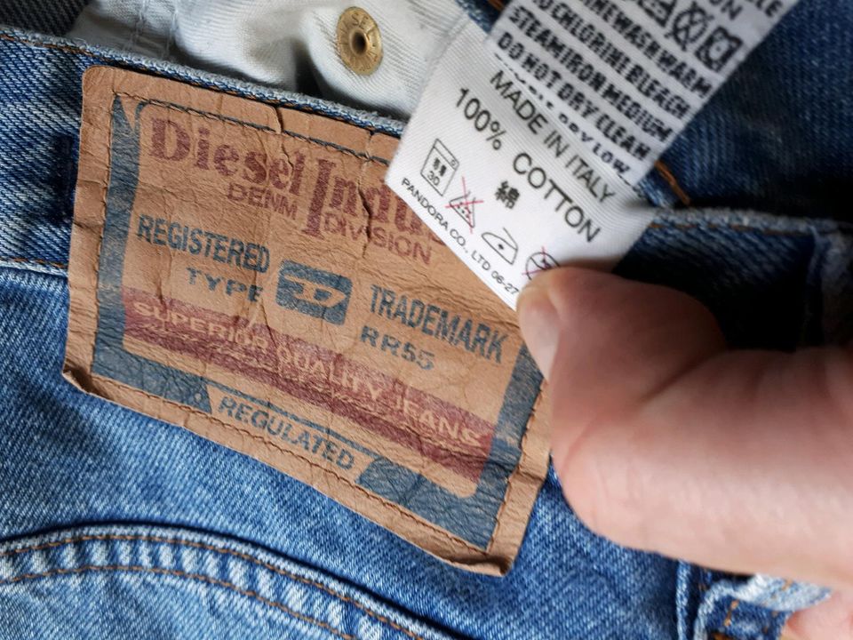 Diesel Herren Jeans Hose Größe 30 in Ahlen