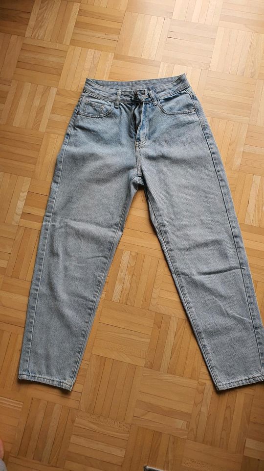 Jeans Größe S in Lohfelden