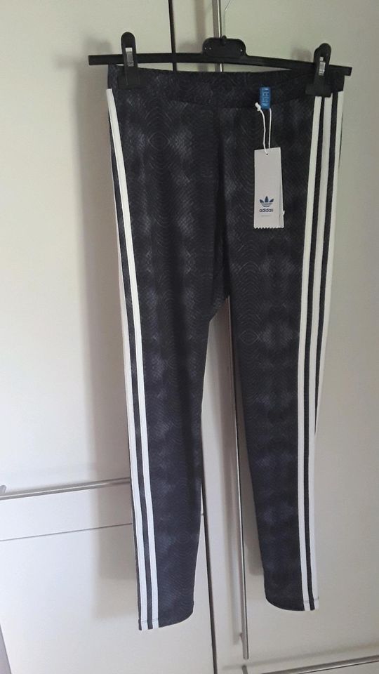 Adidas Legging Hose gr 34 in Langdorf