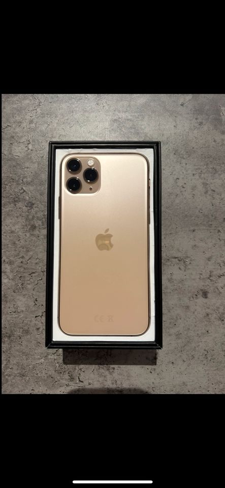 iPhone 11 Pro 64 GB Gold in Kiel