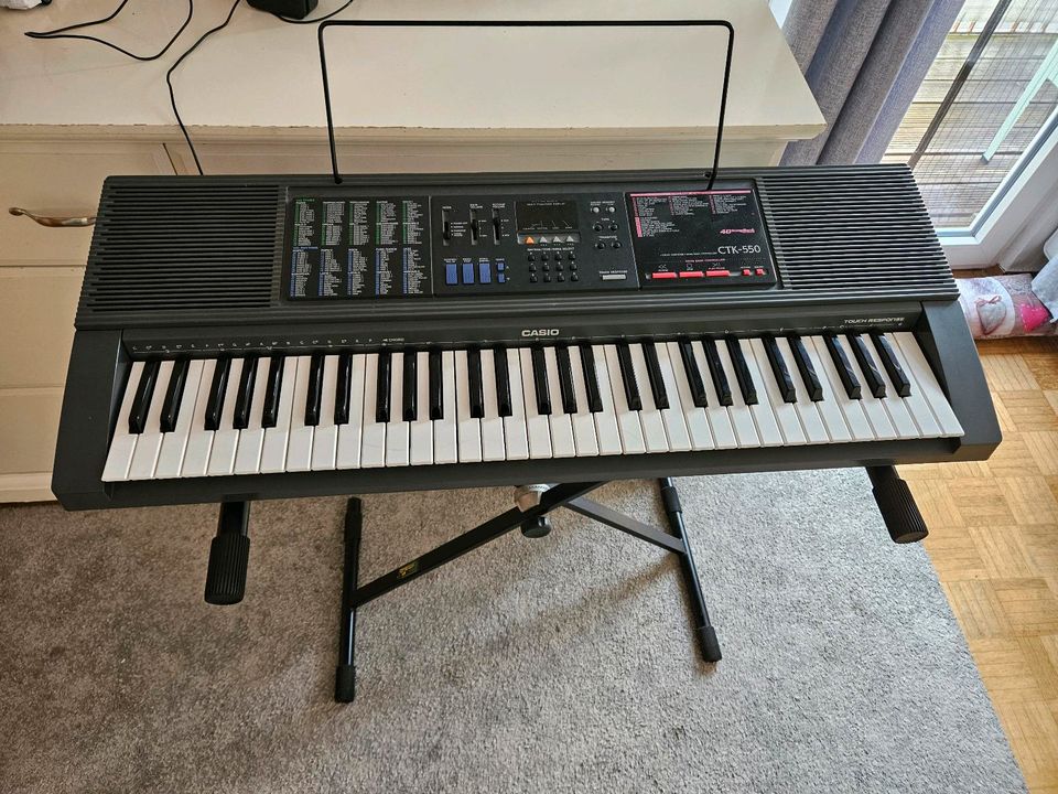 Keyboard der Marke Kasio CTK-550 in Altenbamberg