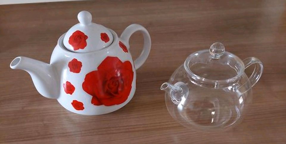 Teekanne Porzellan Weisse mit Roses Design&Glaß in Gifhorn