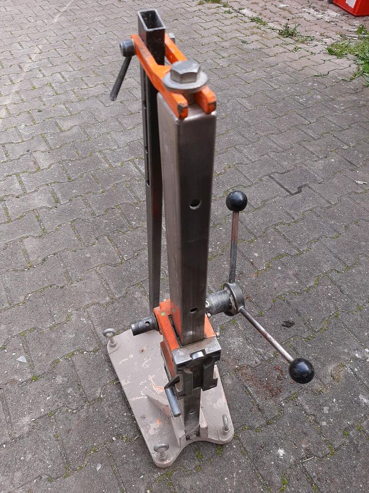 Kern boren Gestell mit Wasserhahn gebraucht in Langenau