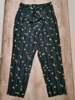 Vero Moda leichte Sommerhose Hose Schlupfhose dunkelgrün Gr. M Nordrhein-Westfalen - Kirchhundem Vorschau