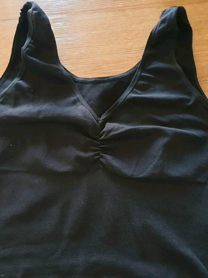 Shape-Unterhemd(Bauchweg) Gr.48-50( fällt aber aus wie 44/46) in Apen