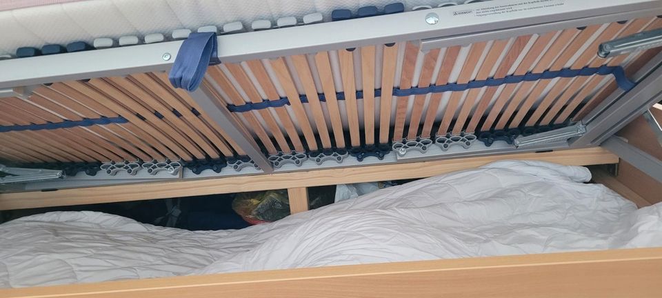 Doppelbett Sonderanfertigung mit Stauraum in Bonn
