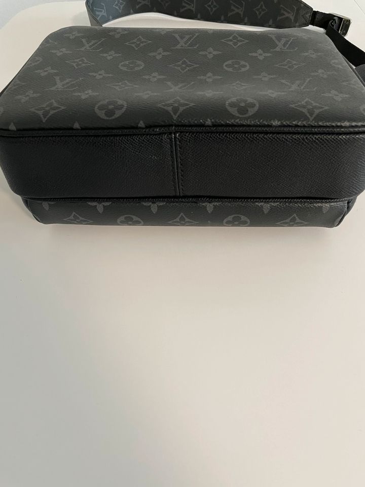 Louis Vuitton Outdoor Messenger bag offen für Tauschangebote in Mainz