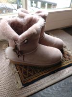 UGG Boots Gr. 36 rosa mittelhoch mit Bommel Nordrhein-Westfalen - Sprockhövel Vorschau