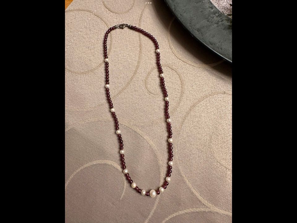 Perlenkette ⭐️ Perle rot creme, neu , sehr edel , vom Juwelier in Sauensiek