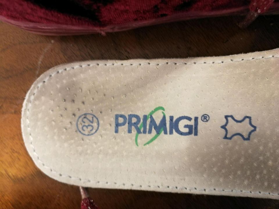 Kinderschuhe Sneakers Primigi Gr. 32 in Marburg