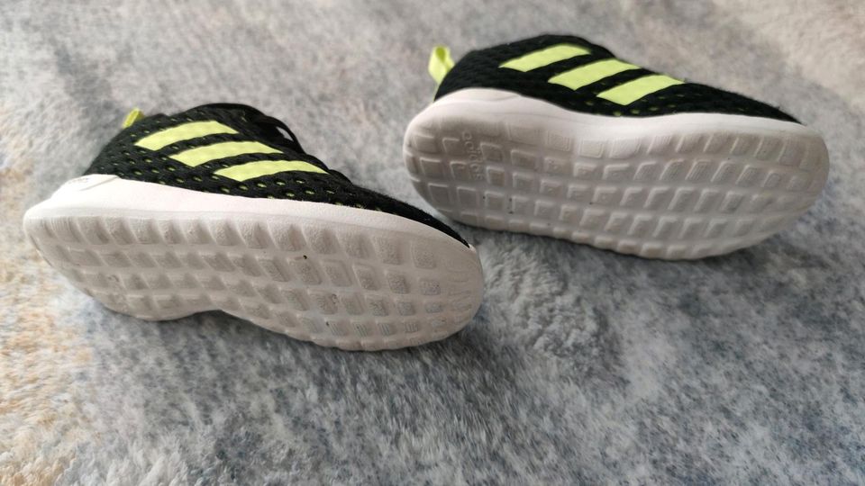 Adidas Schuhe Kinderschuhe Turnschuhe Sneaker Größe FR 22 in Nürnberg (Mittelfr)