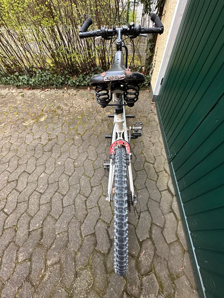 GT AVALANCHE Mountainbike SHIMANO DeoreXT MAGURA Hydraulik BROOKS in Fürth