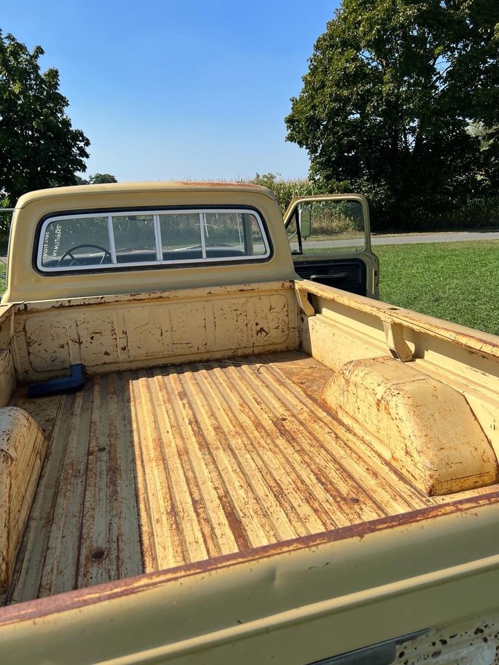 Ford F250 Pickup, V8, Automatik, Patina in Rehden