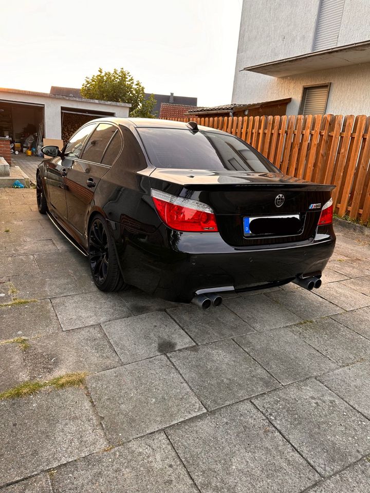 BMW M5 E60 V10 *UNGLAUBLICHER SOUND* in Versmold