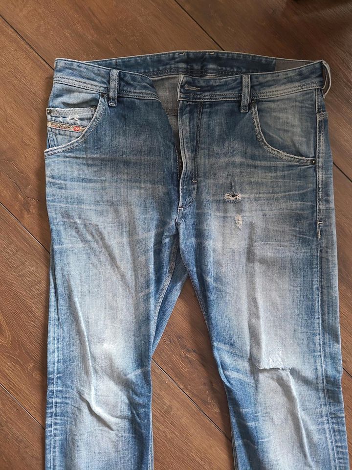 Diesel Jeans Größe 33, destroyed Waschung in Bochum