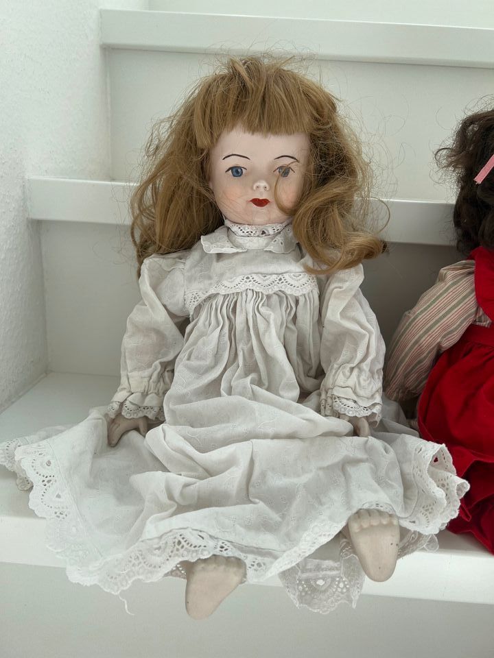 Porzellanpuppe Kleidung und Puppen Perücken Puppe in Weil der Stadt
