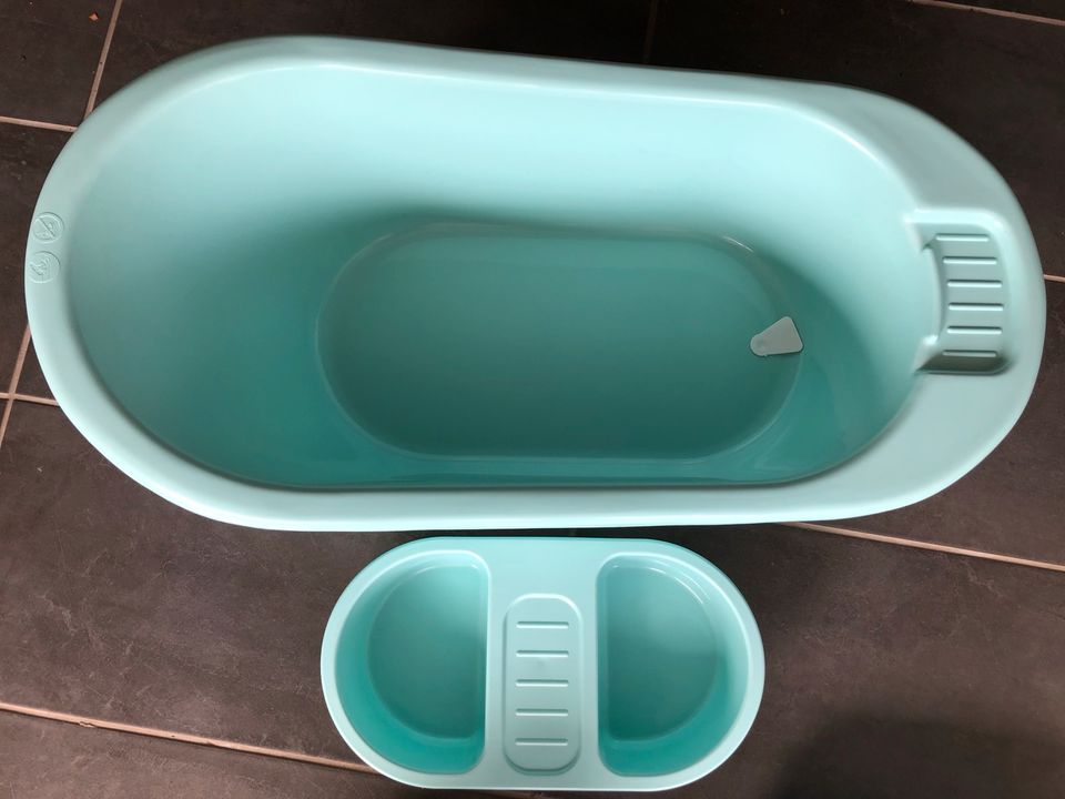 Babybadewanne mit Waschschüssel in Siegen
