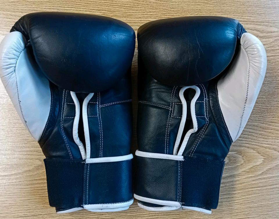 Verkaufe gepflegte Boxhandschuhe Leder, Fa. "EVERLAST" in Bergisch Gladbach