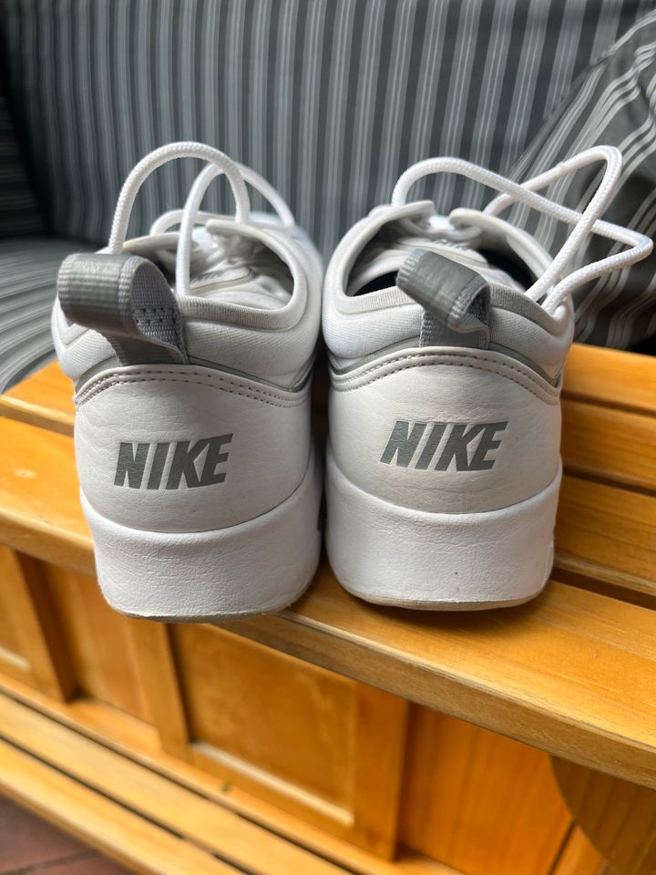 Nike Sneakers in Zeithain