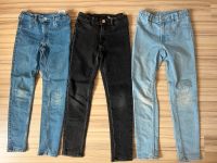 3 Jeanshosen H&M Skinny Fit verstellbar Gr. 122 blau schwarz Bayern - Tapfheim Vorschau