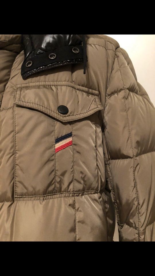 Moncler Daunenjacke Herren Größe L Winterjacke in Limburg