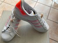 Adidas Superstar weiß/rosa/gold Sneaker Gr. 38 2/3 Nordrhein-Westfalen - Leichlingen Vorschau