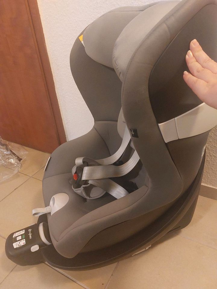 Cybex Sirona M i-size Kindersitz inkl. Base in Bad Camberg