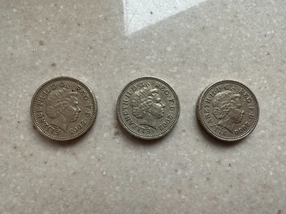 1 one pound Queen Elizabeth II Münzen 2000 2002 2003 UK in Horneburg