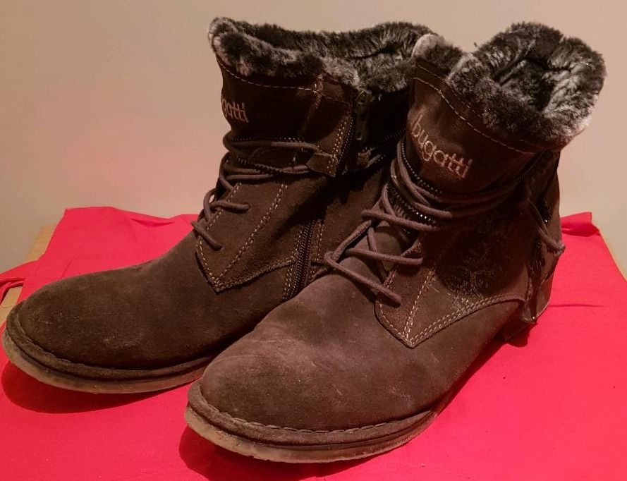 Bugatti Damen Schuhe Boots Winterstiefel 41 graubraun in Braunschweig