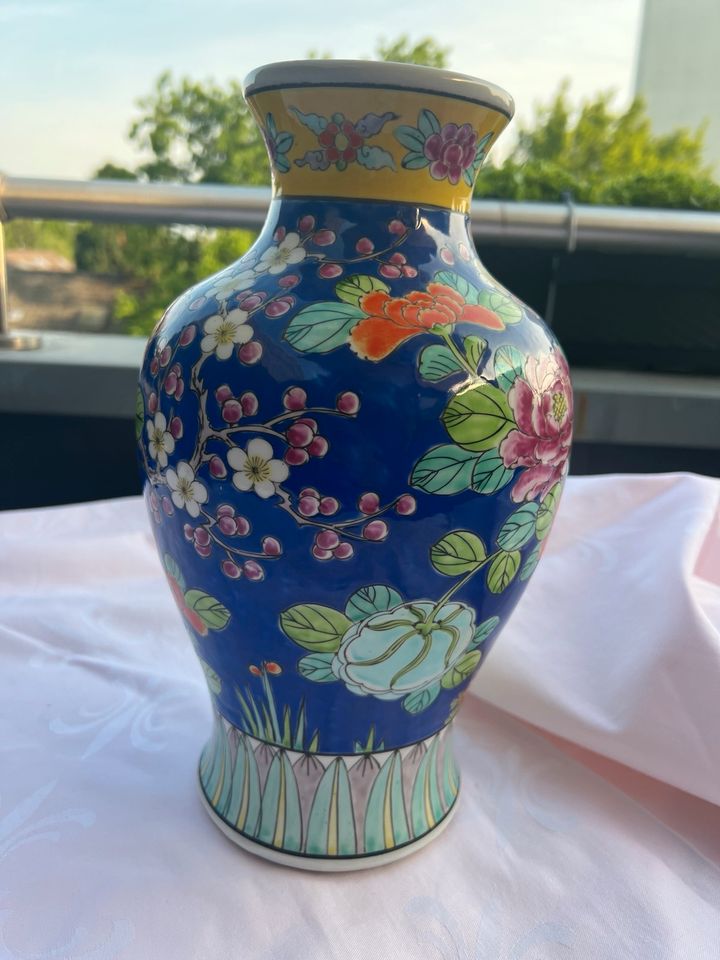 Japanische Vase Handarbeit in Krefeld