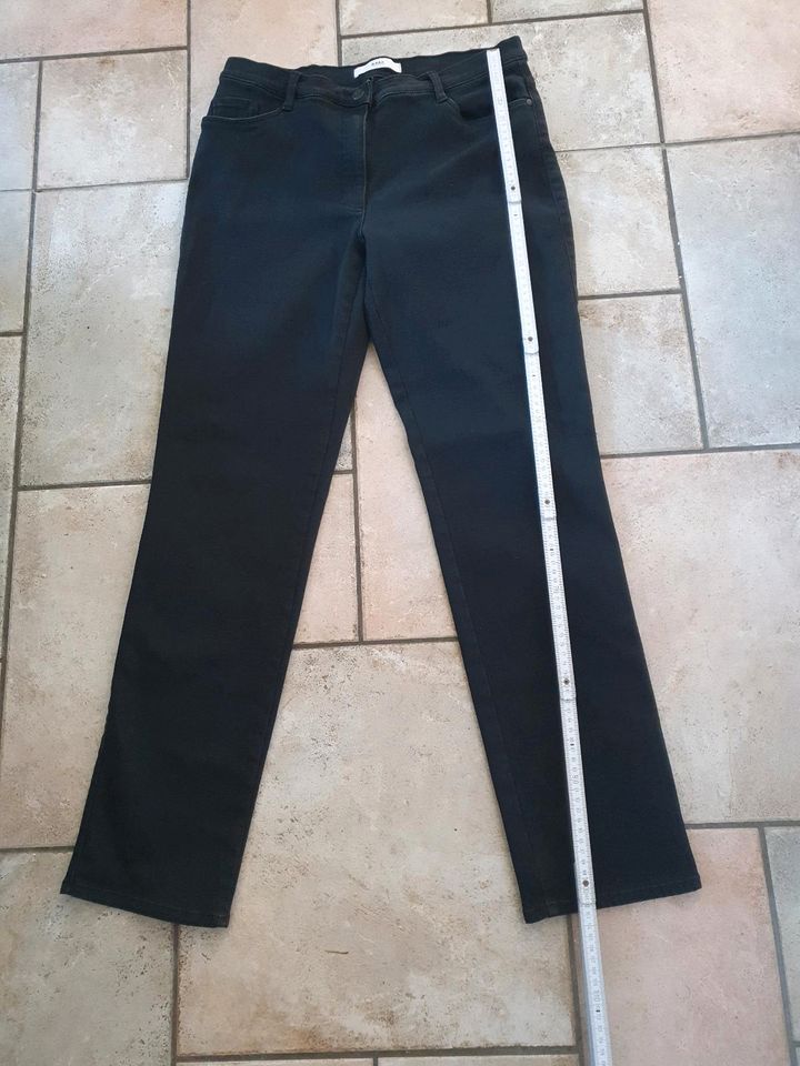 Brax hose Gr 32/32 jeans 42 schwarz Damenhose in Düsseldorf