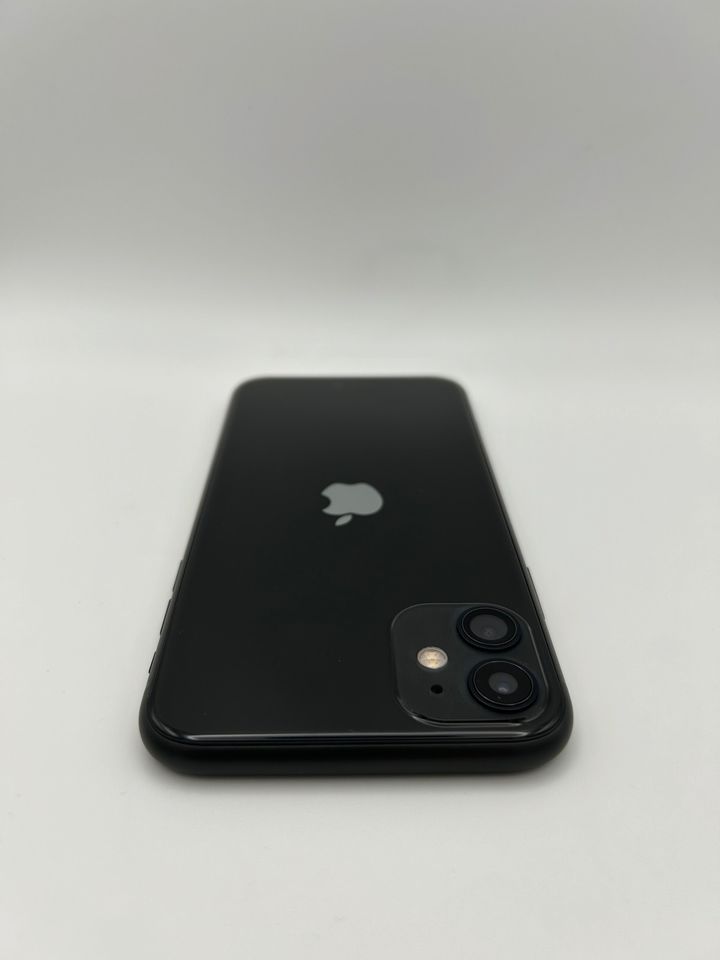 iPhone 11 64GB Schwarz (Akku Neu/Refurbished/Wie Neu/Garantie) in Adelebsen