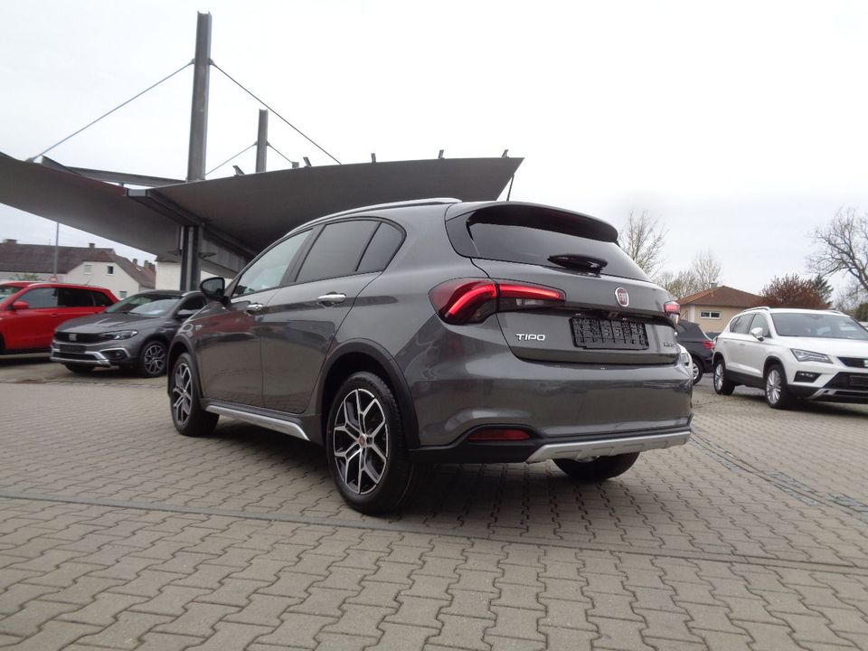 Fiat Tipo Hatchback Cross 1.5 GSE Hybrid *LED Kamera* in Straubing