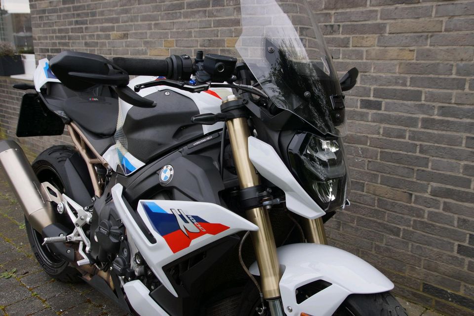 BMW S1000r Carbonräder Vollausstattung Garantie M Paket K63 in Düren